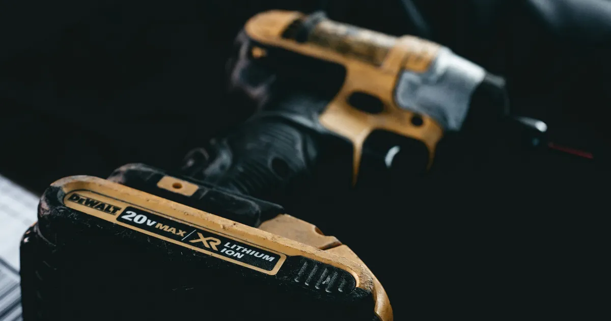 Cordless Tool Efficiency: A Battery Technology Comparison for Optimal Performance
